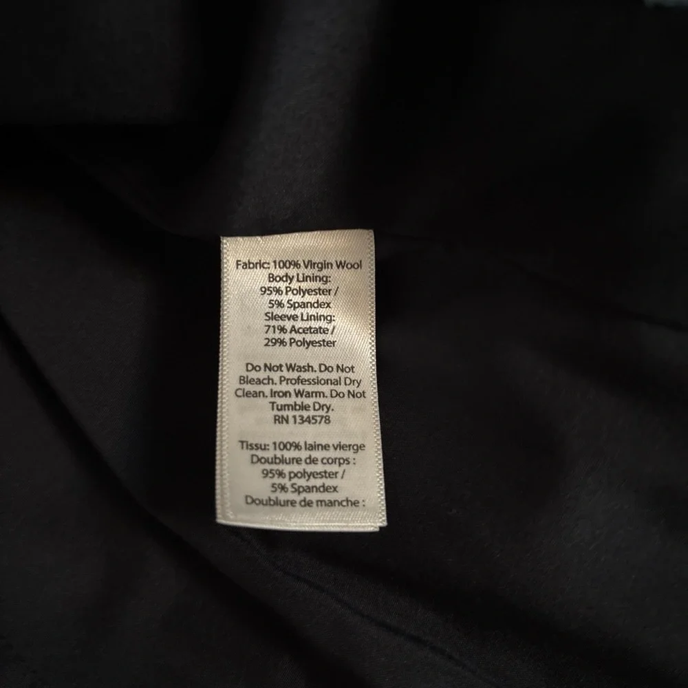 Vineyard Vines Dark Navy Blazer with Gold Buttons Kids - Unisex Size 12 - Picture 4 of 7